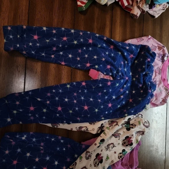 Lot of girls sleep wear pants shirt outfits size 4t - Picture 3 of 7
